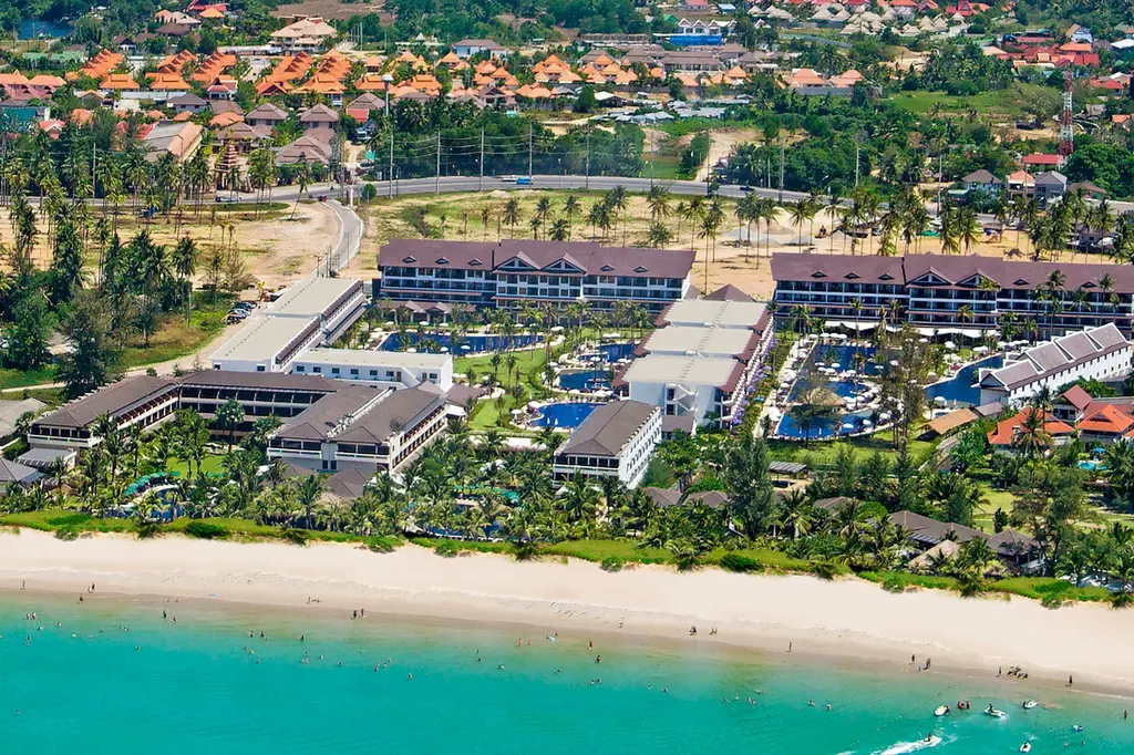 Sunwing Kamala Beach image 2