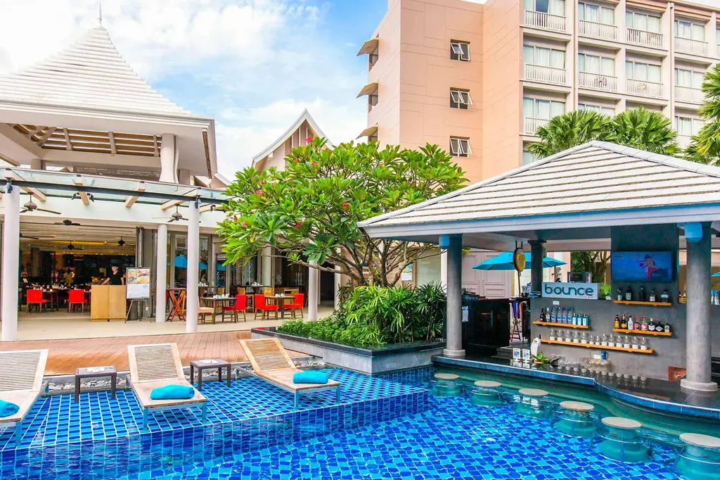 Grand Mercure Phuket Patong image 2