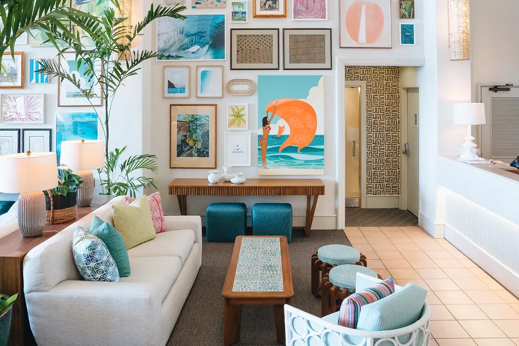 Kaimana Beach Hotel image 4