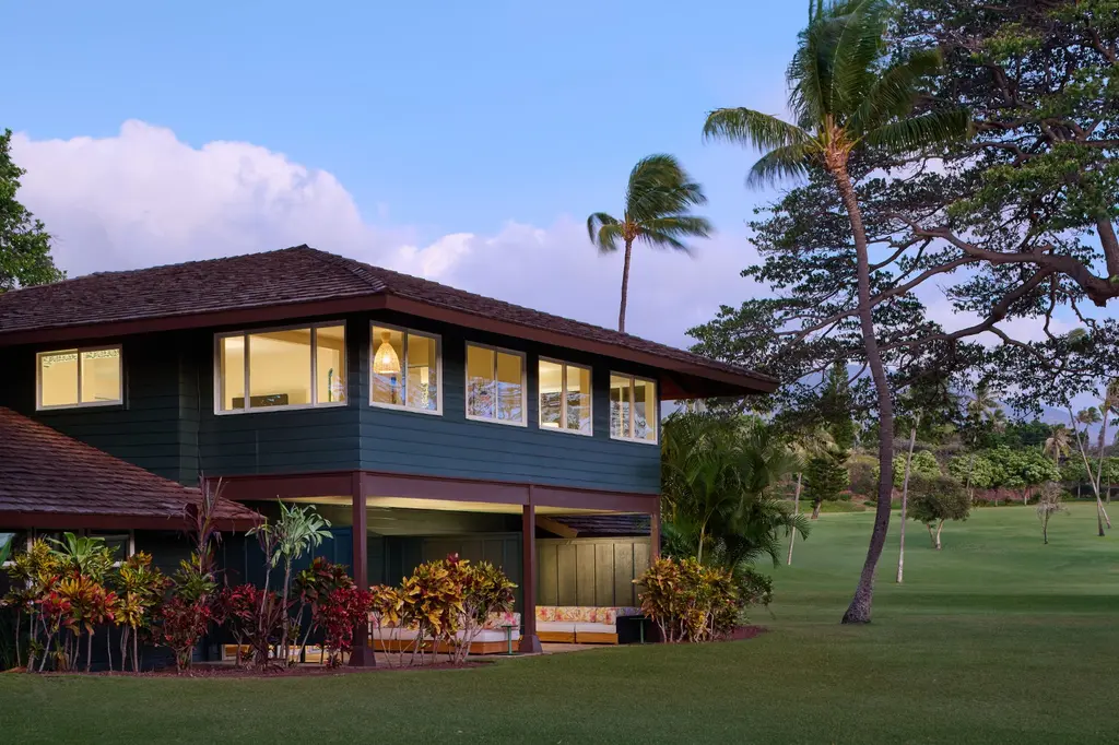 Royal Lahaina Resort & Bungalows image 4