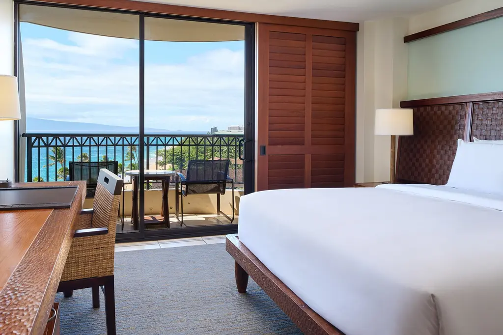 Royal Lahaina Resort & Bungalows image 3
