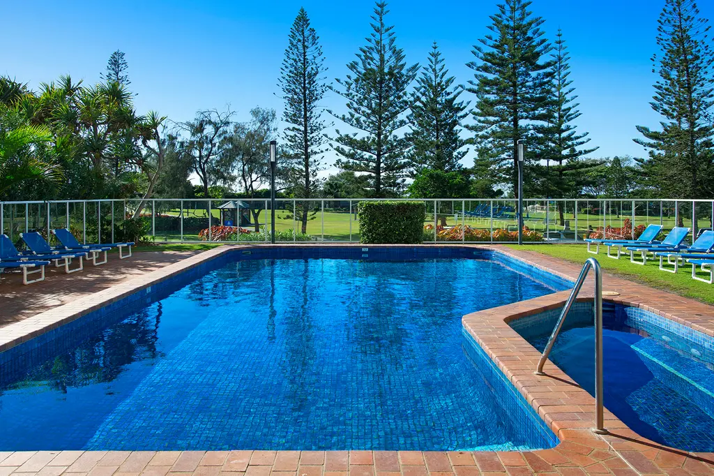 ULTIQA Beach Haven on Broadbeach image 2