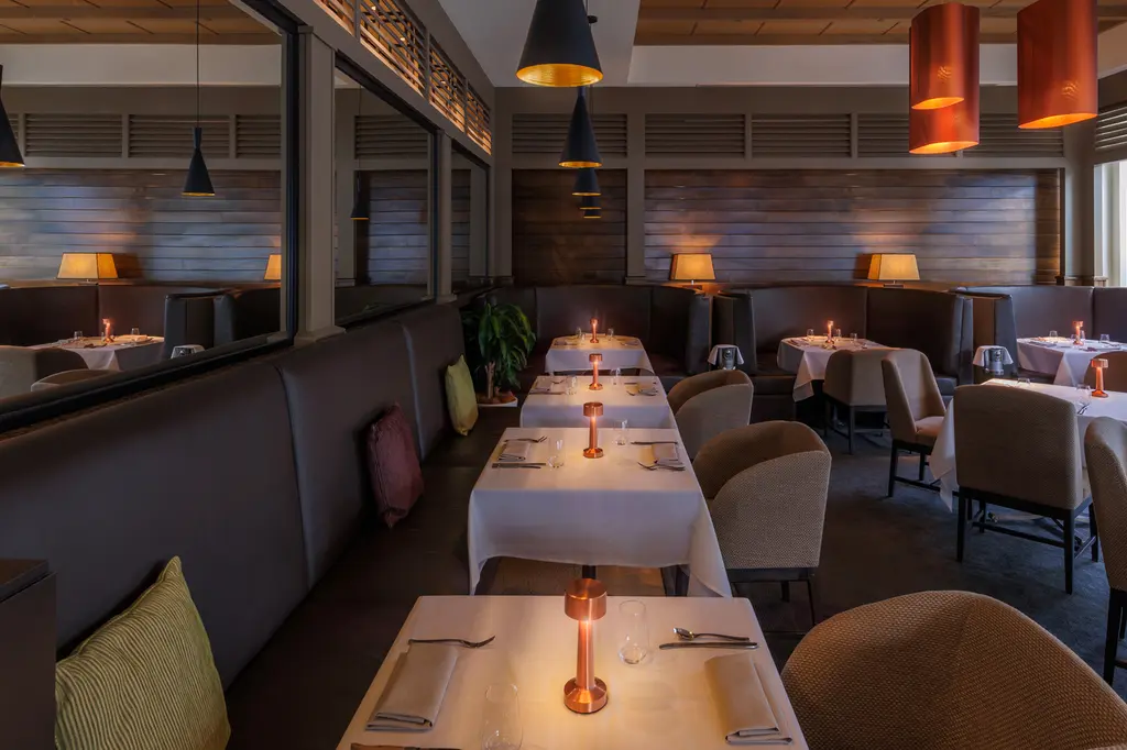 Pullman Reef Hotel Casino image 10