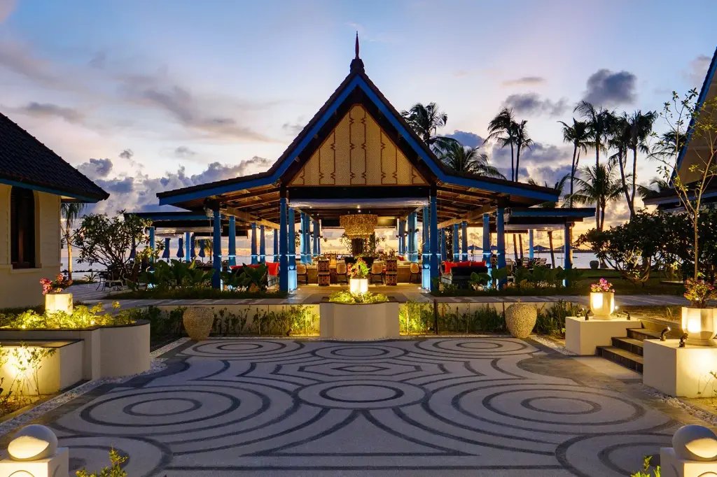 SAii Lagoon Maldives, Curio Collection by Hilton  image 4