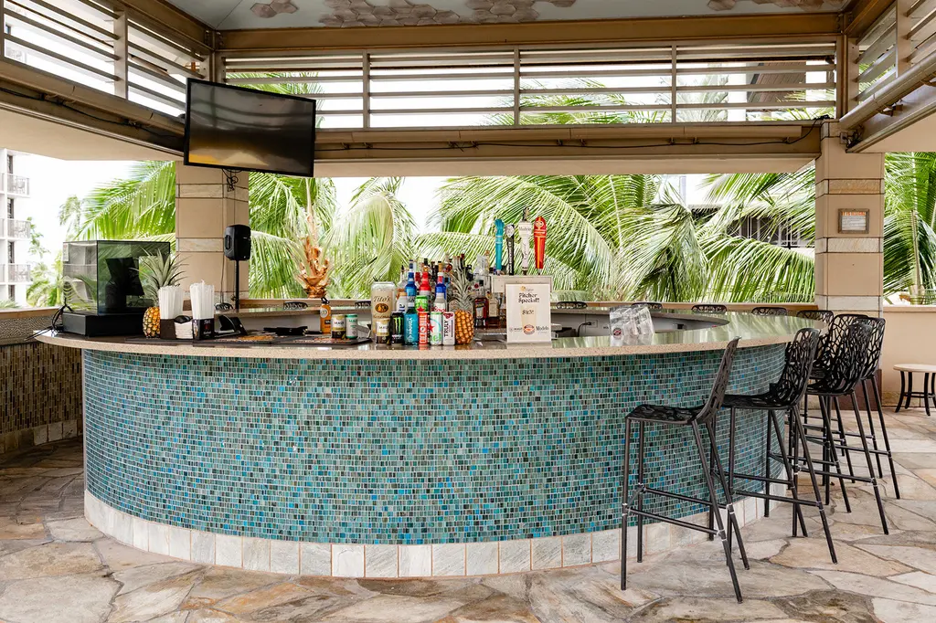 Embassy Suites by Hilton Waikiki Beach Walk image 9