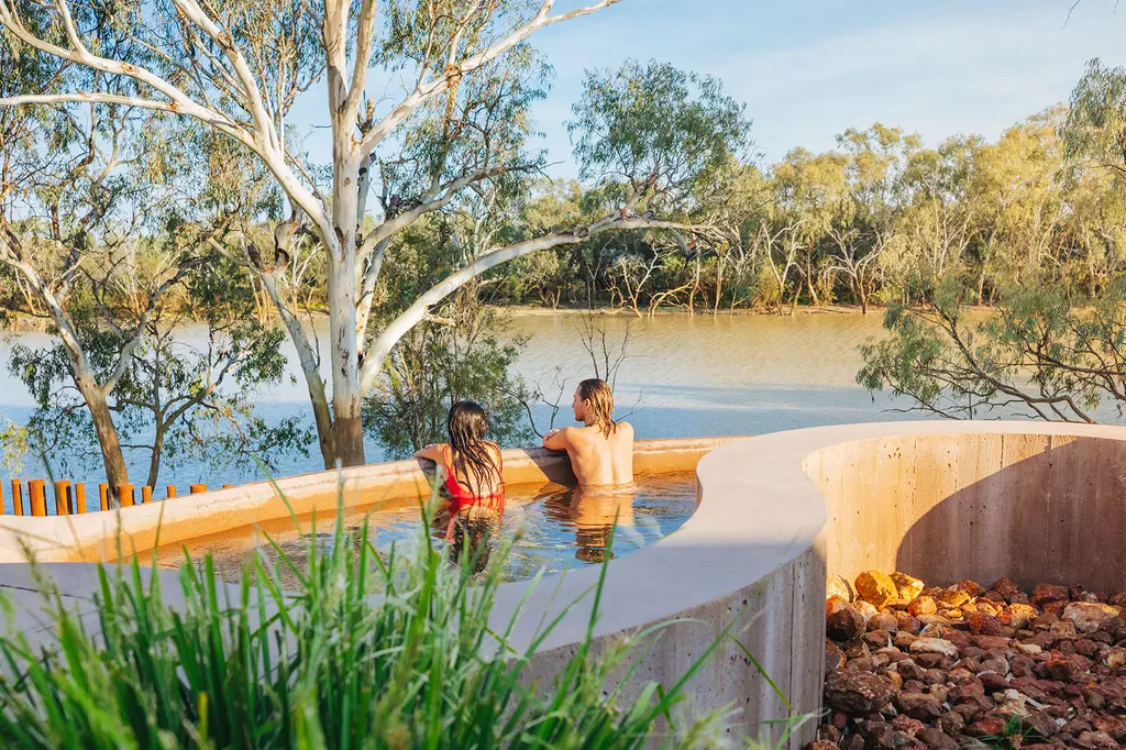 Club Boutique Hotel Cunnamulla image 2