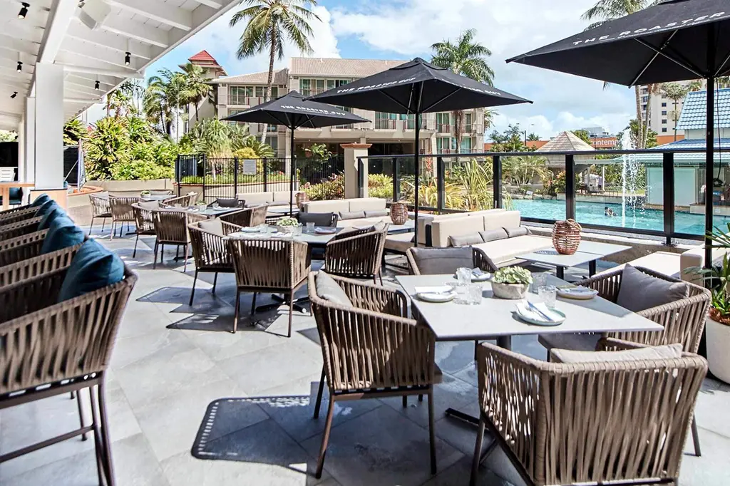 Novotel Cairns Oasis Resort image 4